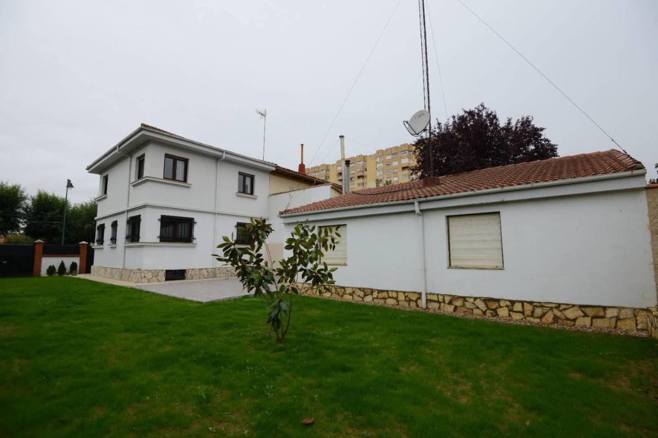 Housing Leon Casa Con Jardin Villa Dış mekan fotoğraf